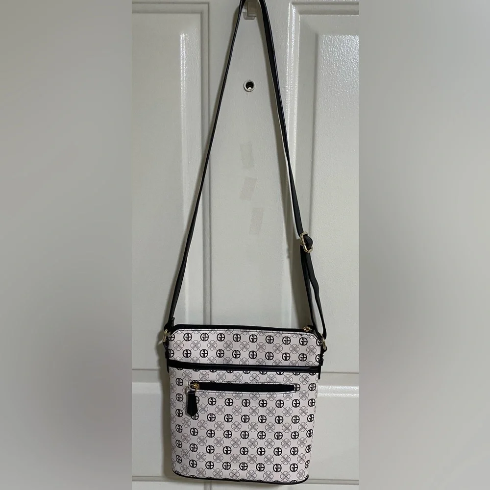 Giani Bernini Tonal Signature Crossbody - Picture 8 of 16